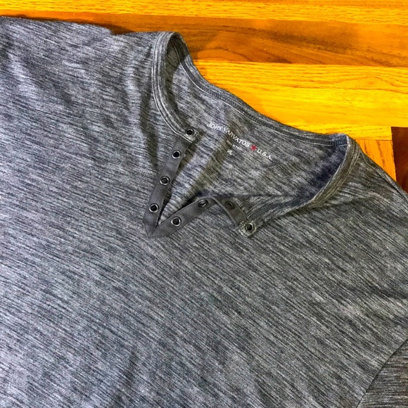 John Varvatos Collection Men/'s Cranberry Linen Burnout Short Sleeve Henley Shirt